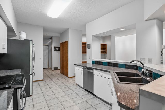 11620 Vista Drive, Hopkins, MN 55343
