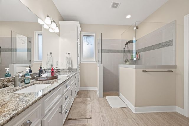 2026 Que Manor Drive, Houston, TX 77090