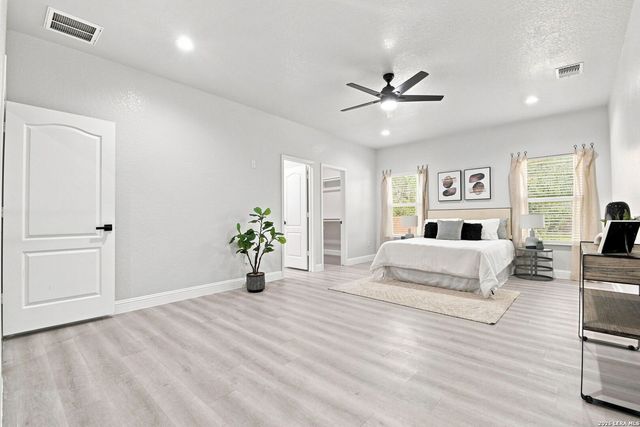 367 Rosebud, San Antonio, TX 78221