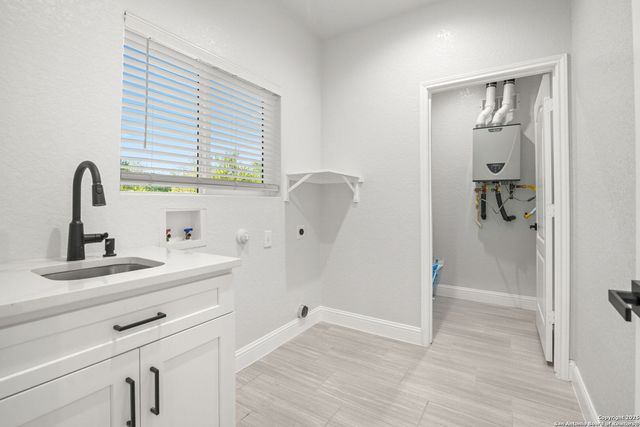 367 Rosebud, San Antonio, TX 78221