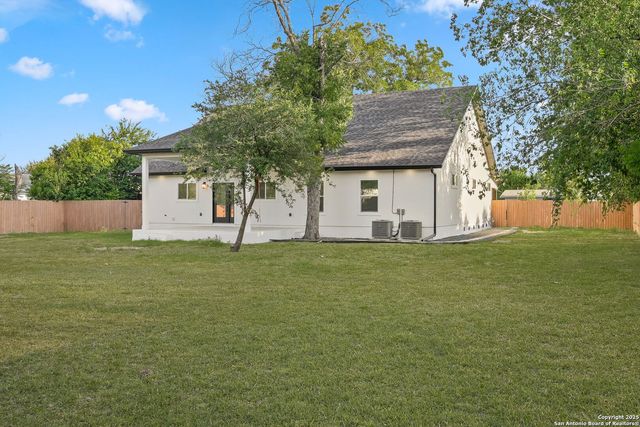 367 Rosebud, San Antonio, TX 78221
