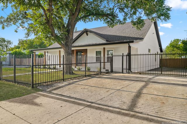 367 Rosebud, San Antonio, TX 78221