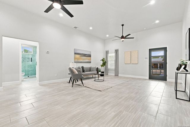 367 Rosebud, San Antonio, TX 78221