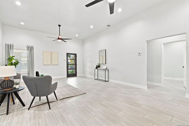 367 Rosebud, San Antonio, TX 78221