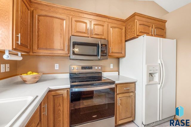 208 N Dewberry Ave Avenue, Sioux Falls, SD 57110