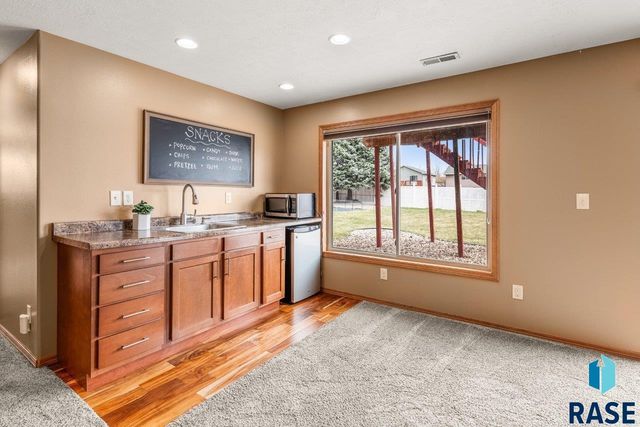 208 N Dewberry Ave Avenue, Sioux Falls, SD 57110