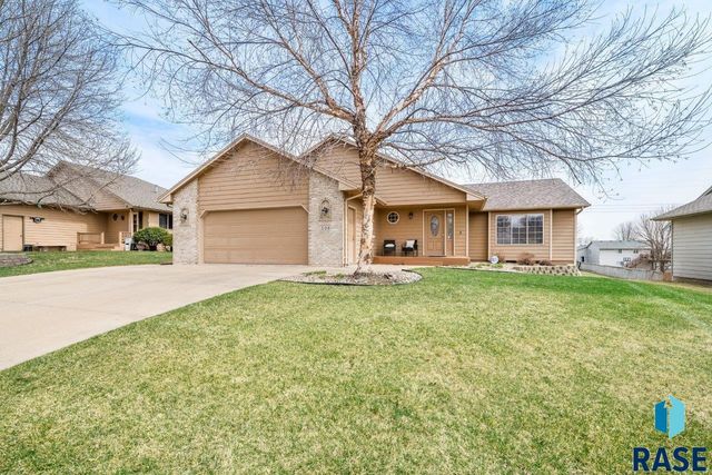 208 N Dewberry Ave Avenue, Sioux Falls, SD 57110