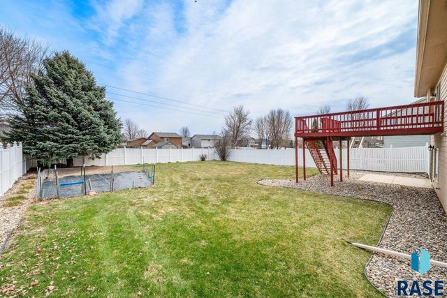 208 N Dewberry Ave Avenue, Sioux Falls, SD 57110