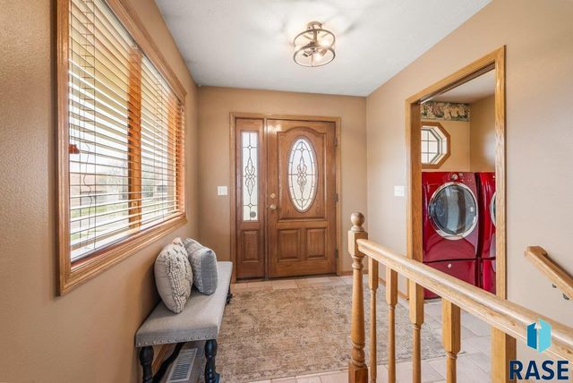 208 N Dewberry Ave Avenue, Sioux Falls, SD 57110