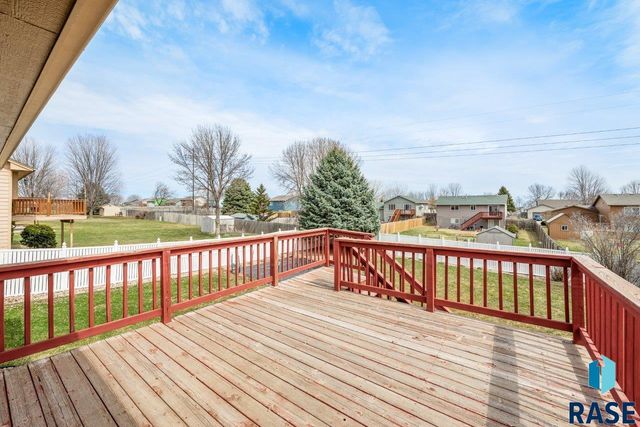 208 N Dewberry Ave Avenue, Sioux Falls, SD 57110