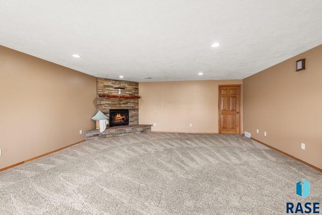 208 N Dewberry Ave Avenue, Sioux Falls, SD 57110