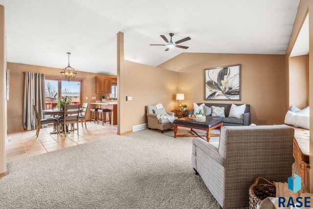 208 N Dewberry Ave Avenue, Sioux Falls, SD 57110