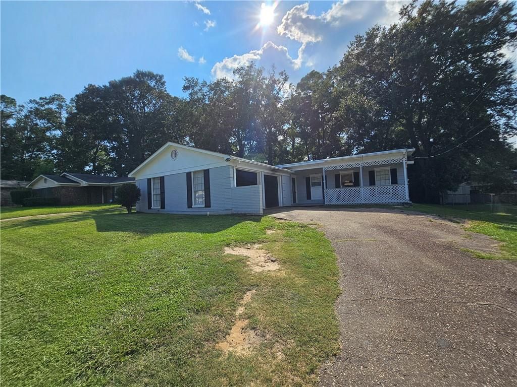 502 Nantucket Circle, Mobile, AL 36609