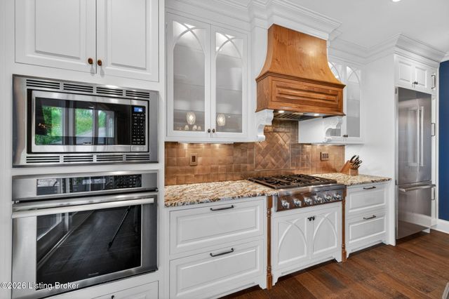 8218 Spring Glade Pl, Prospect, KY 40059