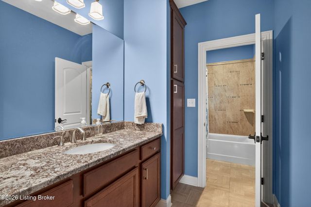 8218 Spring Glade Pl, Prospect, KY 40059