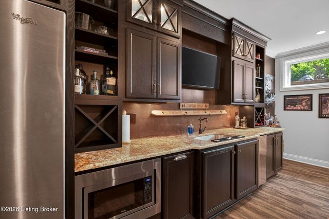 8218 Spring Glade Pl, Prospect, KY 40059