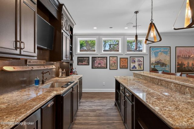 8218 Spring Glade Pl, Prospect, KY 40059