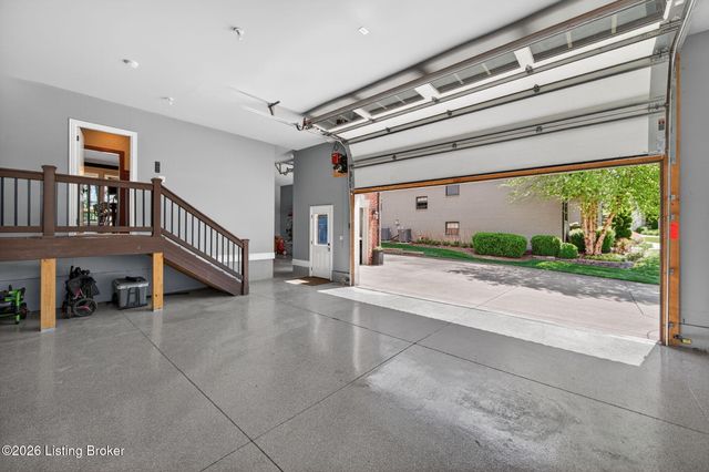 8218 Spring Glade Pl, Prospect, KY 40059