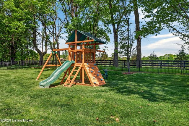 8218 Spring Glade Pl, Prospect, KY 40059