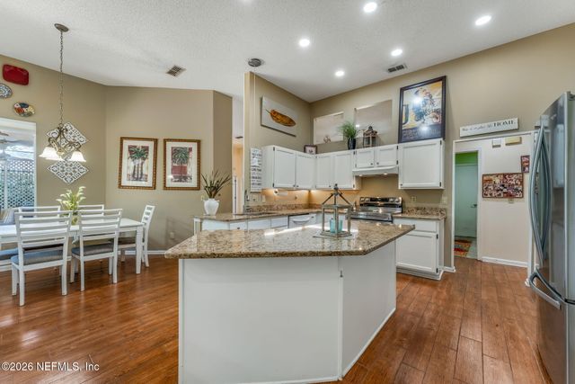 8982 HUNT VALLEY Drive W, Jacksonville, FL 32257