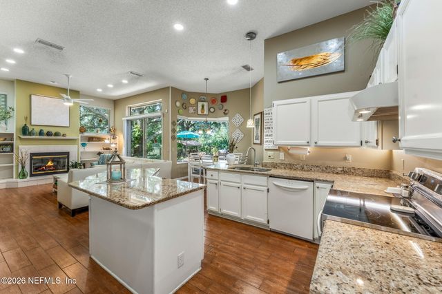 8982 HUNT VALLEY Drive W, Jacksonville, FL 32257