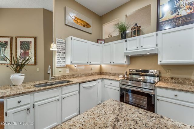 8982 HUNT VALLEY Drive W, Jacksonville, FL 32257