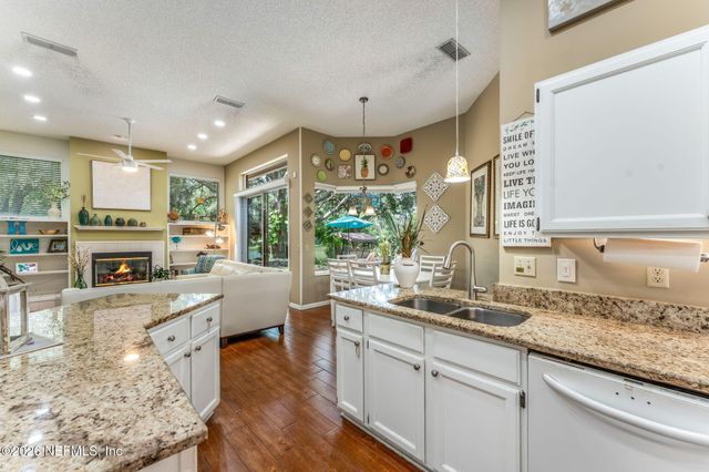 8982 HUNT VALLEY Drive W, Jacksonville, FL 32257