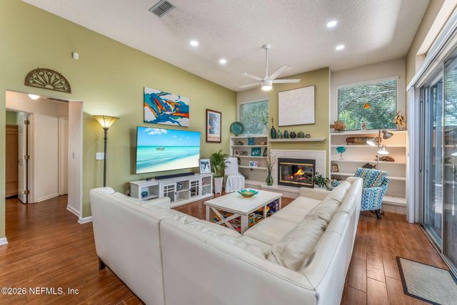 8982 HUNT VALLEY Drive W, Jacksonville, FL 32257