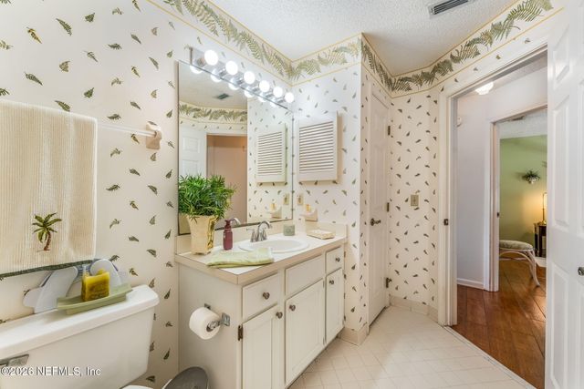 8982 HUNT VALLEY Drive W, Jacksonville, FL 32257