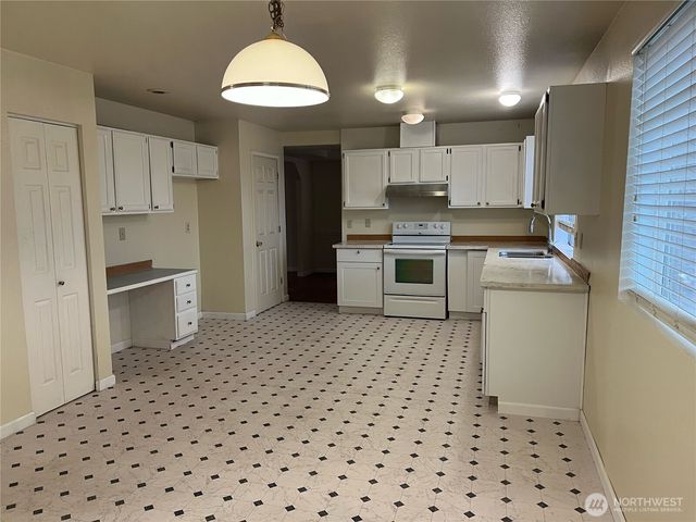 2008 Shattuck Avenue S, Renton, WA 98055