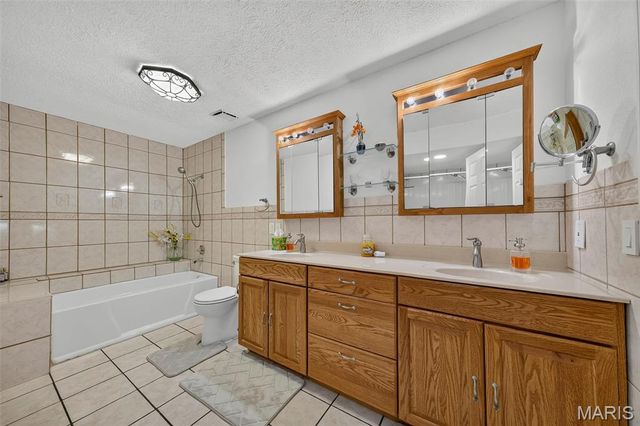 24 Long Branch Court, St Peters, MO 63376