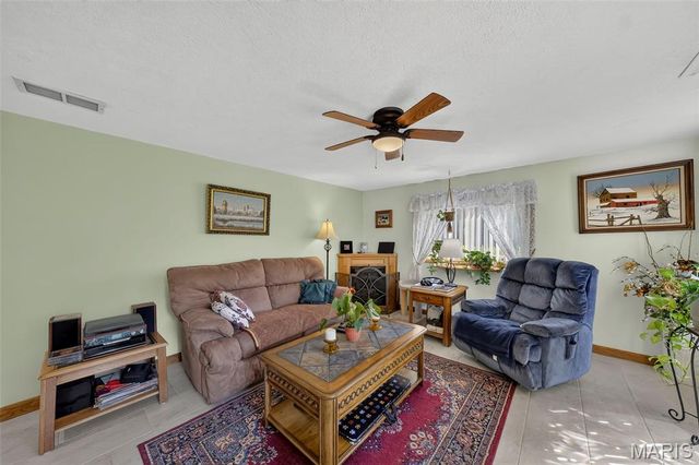 24 Long Branch Court, St Peters, MO 63376