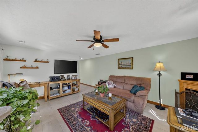 24 Long Branch Court, St Peters, MO 63376