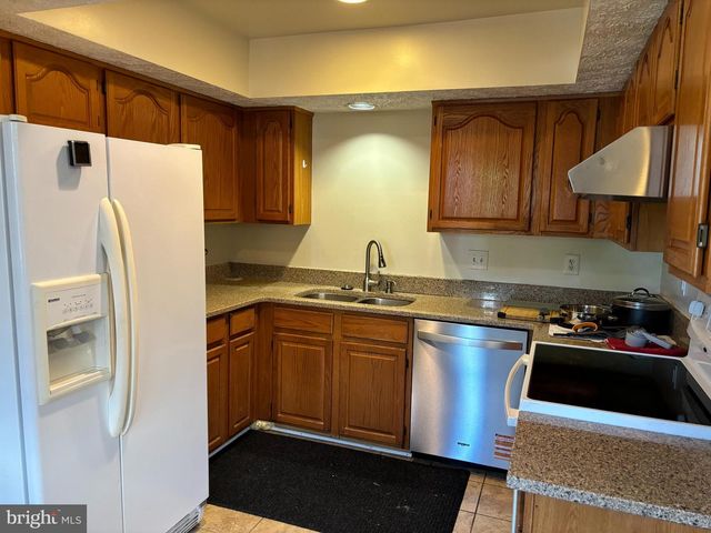 13336 BURKITTS RD, Fairfax, VA 22033