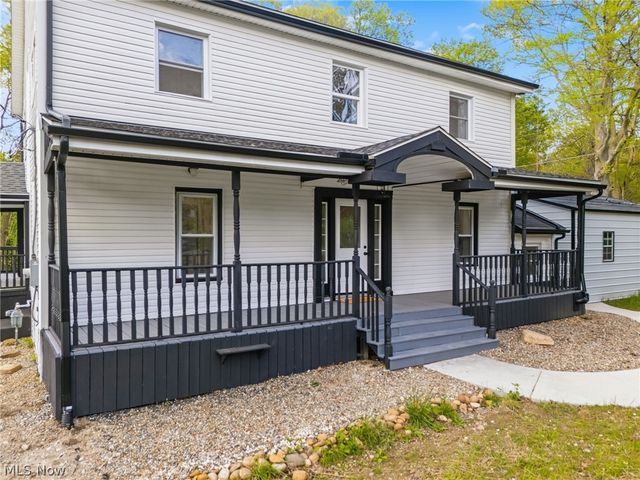 6097 Reno Drive, Louisville, OH 44641