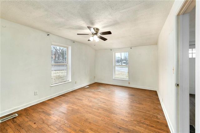 5944 Eugene Field Road, Kansas City, MO 64119