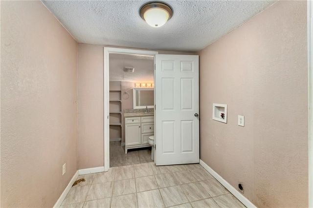 5944 Eugene Field Road, Kansas City, MO 64119