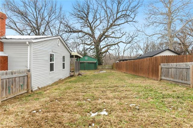 5944 Eugene Field Road, Kansas City, MO 64119