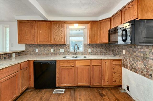 5944 Eugene Field Road, Kansas City, MO 64119