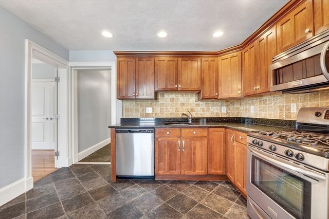 365 Savin Hill Ave 2, Boston, MA 02125