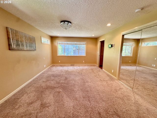 960 Ne 108TH Ave, Portland, OR 97220