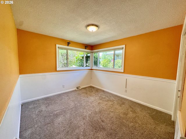 960 Ne 108TH Ave, Portland, OR 97220