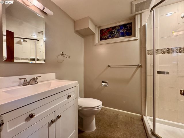 960 Ne 108TH Ave, Portland, OR 97220