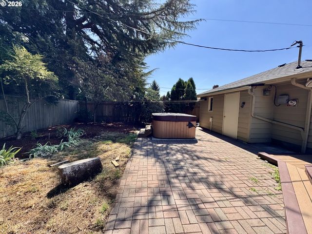 960 Ne 108TH Ave, Portland, OR 97220