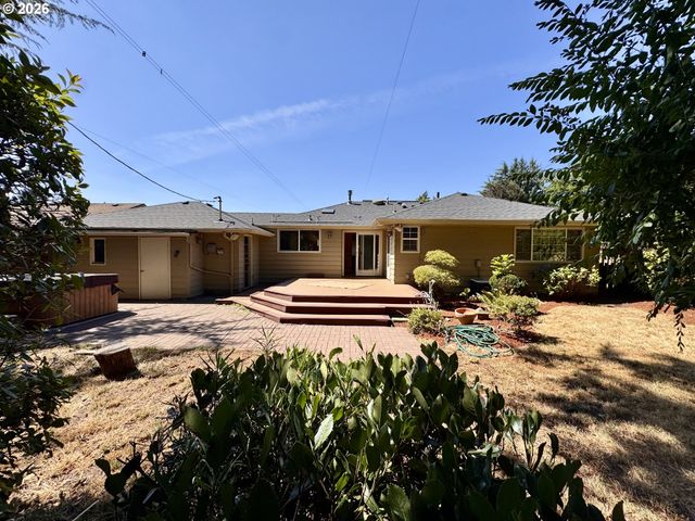960 Ne 108TH Ave, Portland, OR 97220