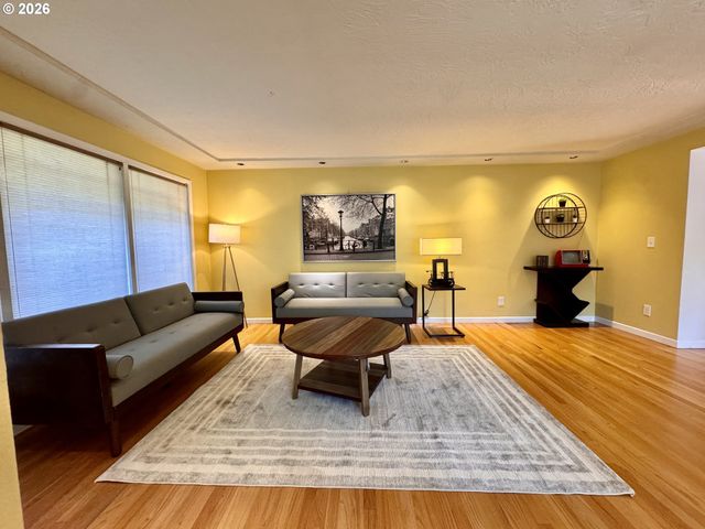 960 Ne 108TH Ave, Portland, OR 97220