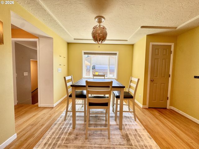 960 Ne 108TH Ave, Portland, OR 97220