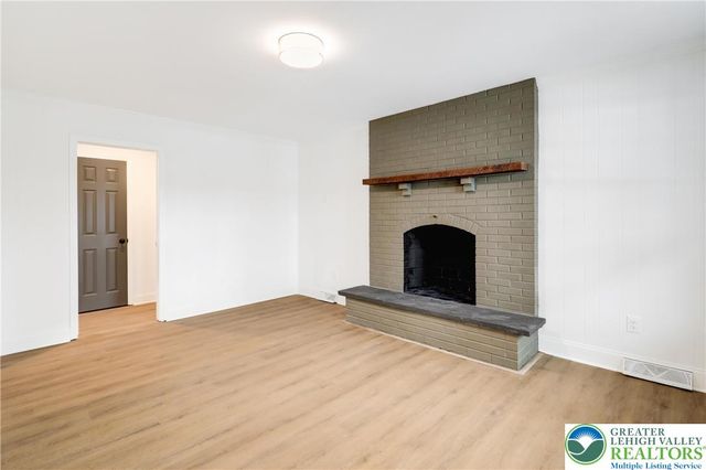 7908 Woodsbluff Run, Upper Macungie Twp, PA 18051