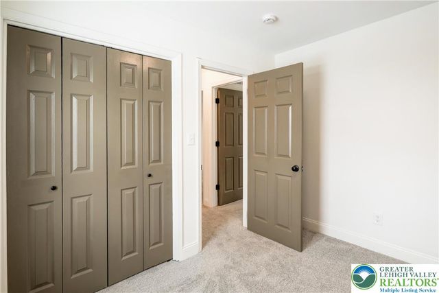 7908 Woodsbluff Run, Upper Macungie Twp, PA 18051