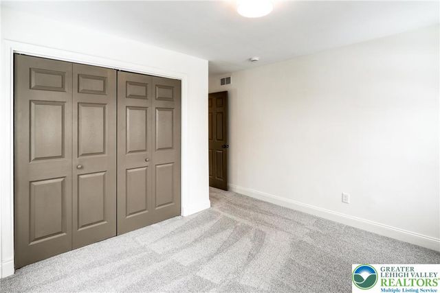 7908 Woodsbluff Run, Upper Macungie Twp, PA 18051